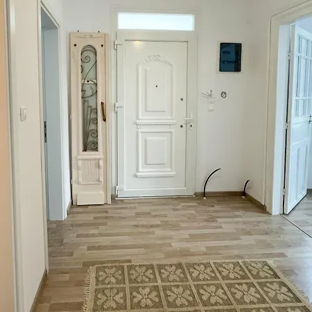 Appartement Bright & Spacious Near Center. Thessalonique