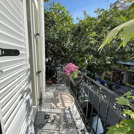 Bright & Spacious Near Center.