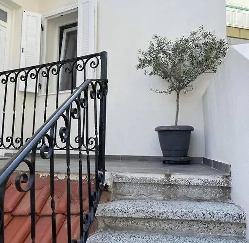 Bright & Spacious Near Center. Thessaloníki