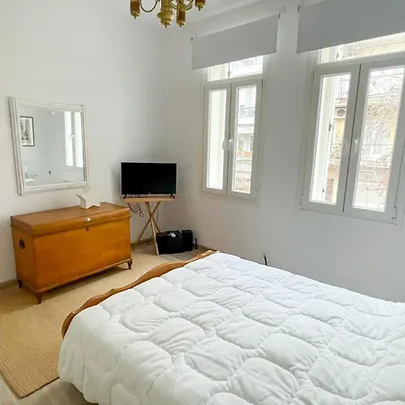 Апартаменты Bright & Spacious Near Center.