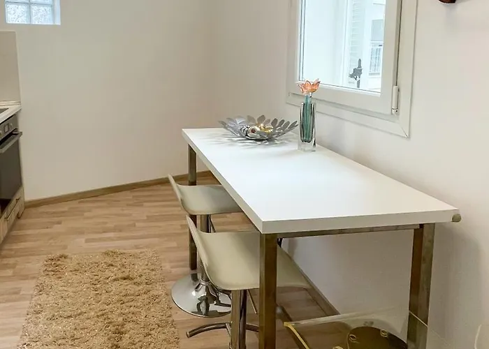Bright & Spacious Near Center. * Салоники
