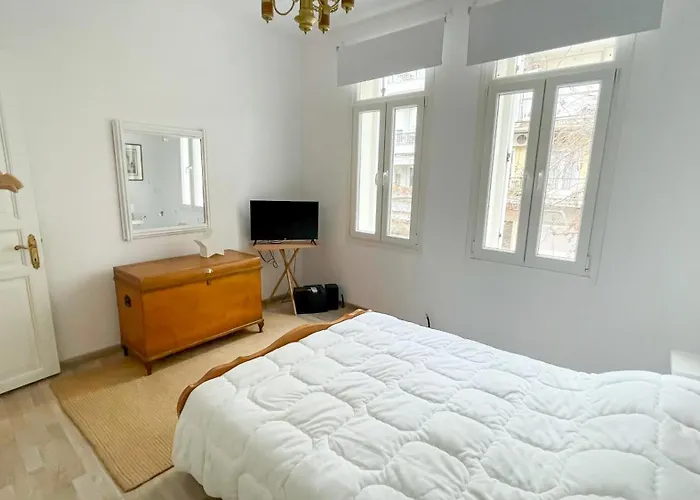 Апартаменты Bright & Spacious Near Center.